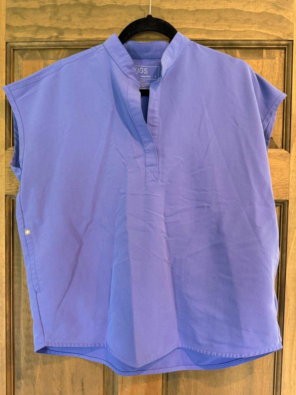 Figs Rafaela in Blueberry scrub top